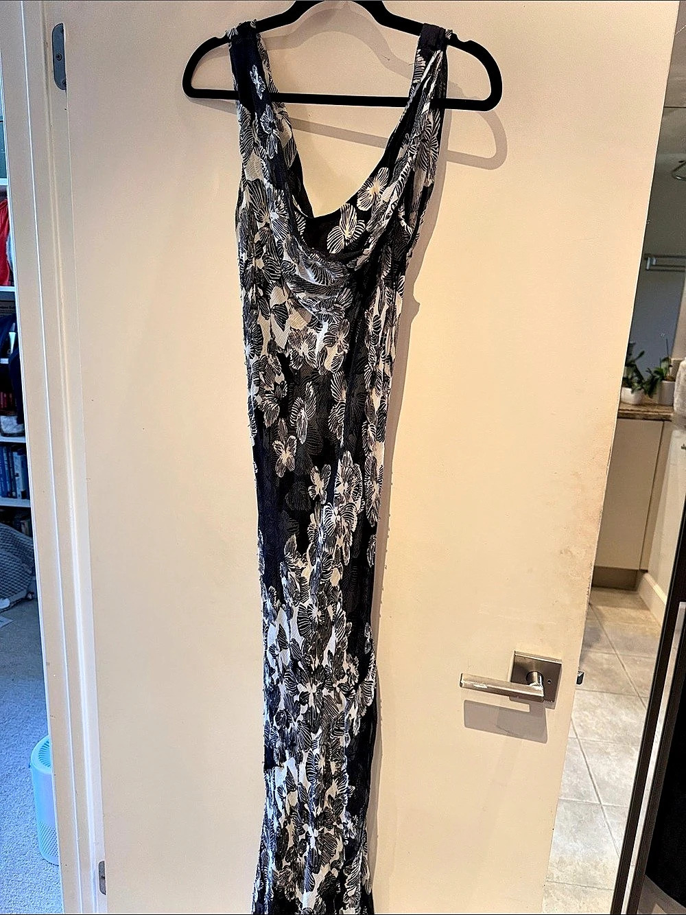 E&C New York Floral Maxi Dress in Black & White Size 10 Like New